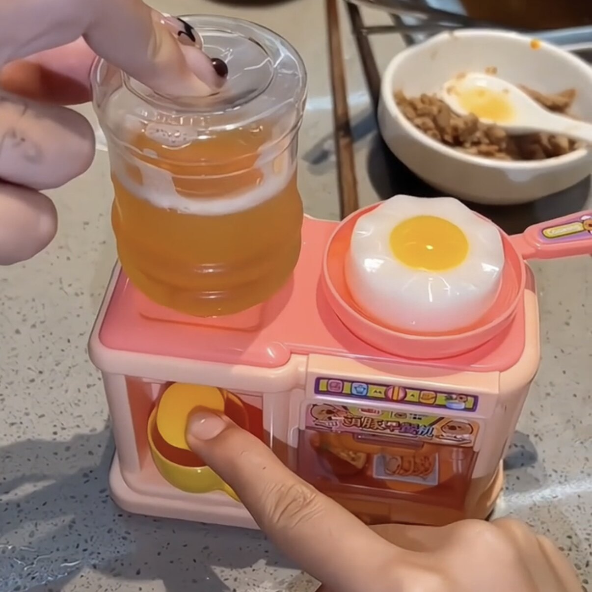 迷你啤酒饮水机【酒桌整蛊】