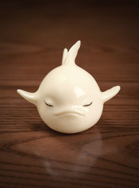 可爱陶瓷小鱼摆件客厅茶桌办公室桌面创意装饰品赢鱼茶宠摆设礼品