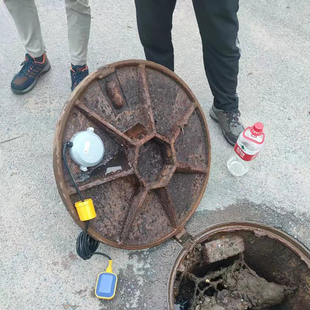 井盖报警器智能井盖监控器传感器移位异动报警城市井盖气体监测