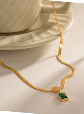 小众设计师绿色方形钛钢锁骨链