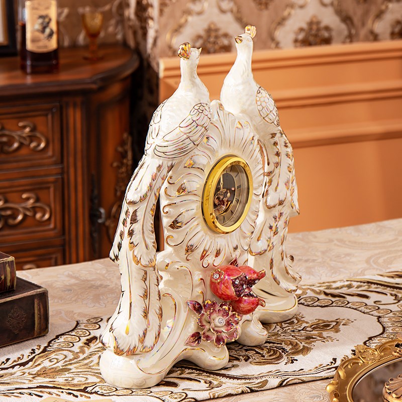 奢华欧式钟表摆件复古陶瓷座钟客厅桌面台式高端孔雀装饰品摆设钟