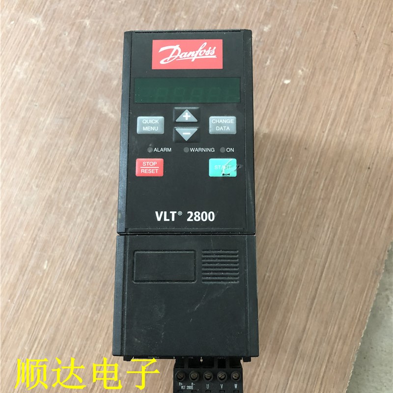 丹佛斯变频器VLT2815PT4B20SBR0DBF12A00C1带刹车1.5KW 380V包好.