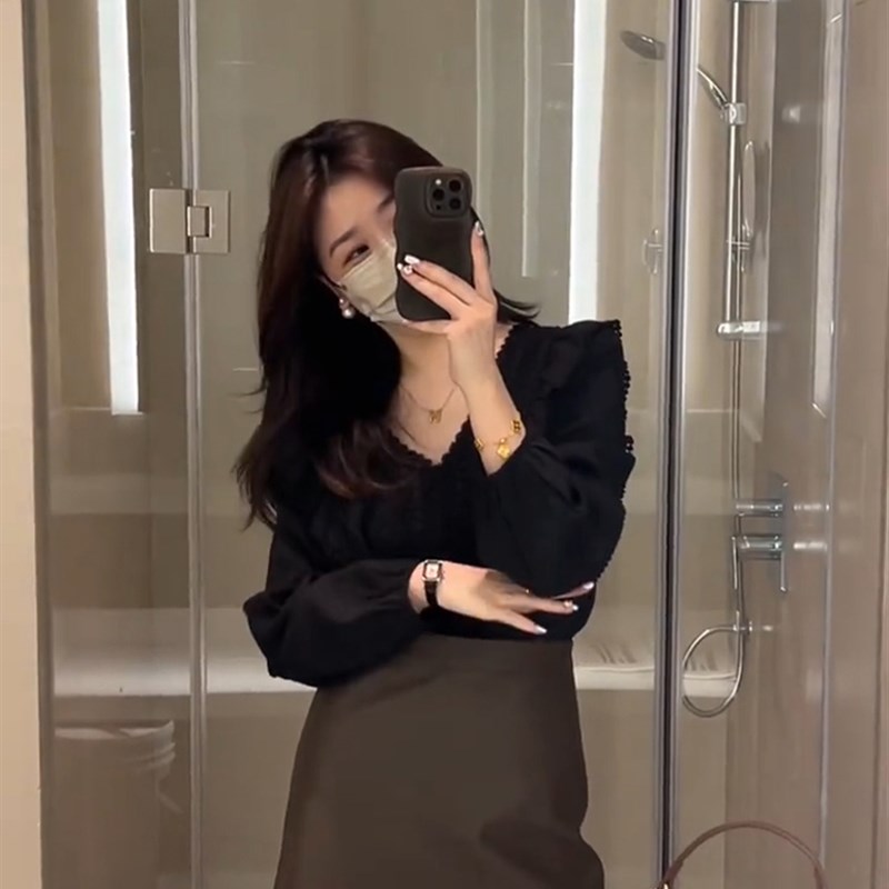 v领蕾丝拼接荷叶边衬衫女秋季新款法式气质宽松显瘦衬衣长袖上衣