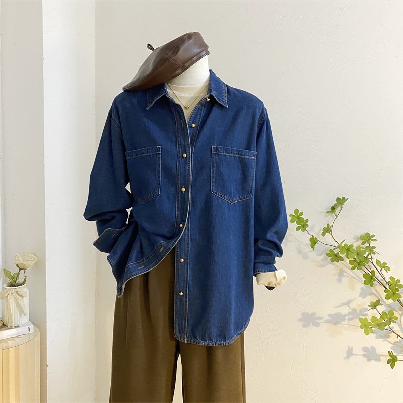 浅蓝色牛仔衬衫女春秋冬时髦内搭叠穿衬衣宽松双口袋复古港风上衣