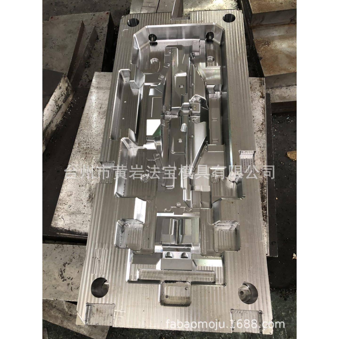 汽车模具保险杠高品质全自动脱模冷却效果好浇口自动分离