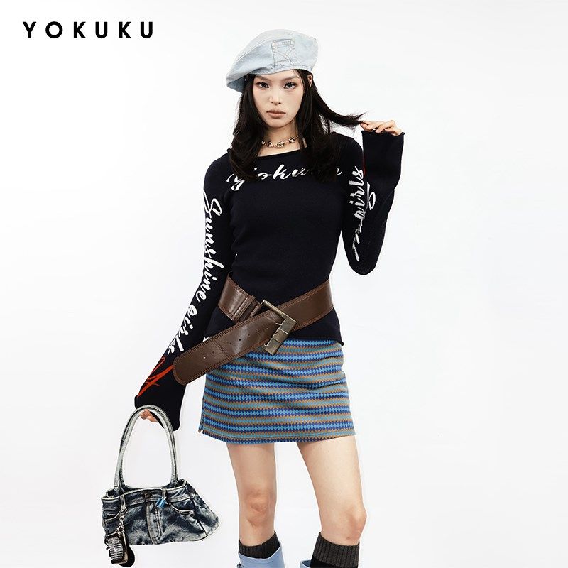 哟酷酷(蛇年新梦)秋冬美式针织上衣显瘦一字肩喇叭袖套头毛衣女