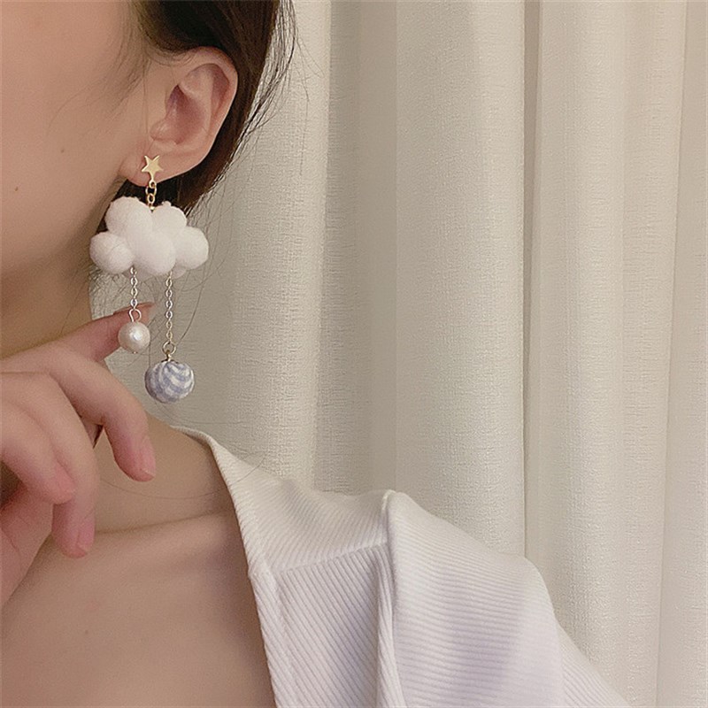 蓝色蝴蝶结耳钉小众可爱少女软糯棉花毛绒球云朵不对称耳夹耳饰女