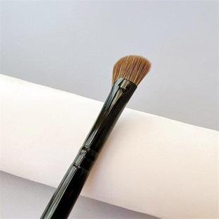Scott Barnes63#同款无logo镰刀鼻影刷 斜角眼影刷修容暗影打底刷
