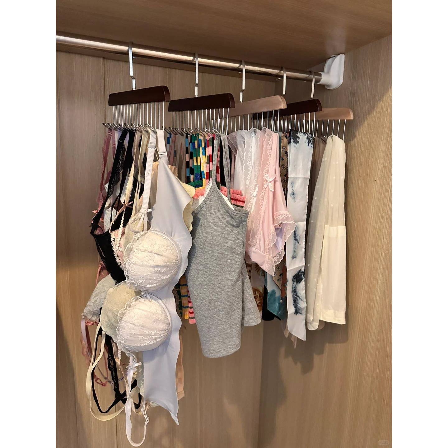 塑料木晾衣架多功能八钩旋转晾衣架，带挂钩晾衣架的内衣储衣架