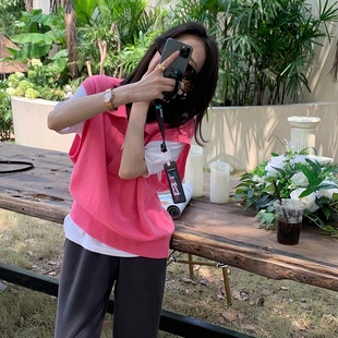 精致细柔 春秋黑白条纹羊毛V领针织马甲女宽松无袖背心毛衣外搭