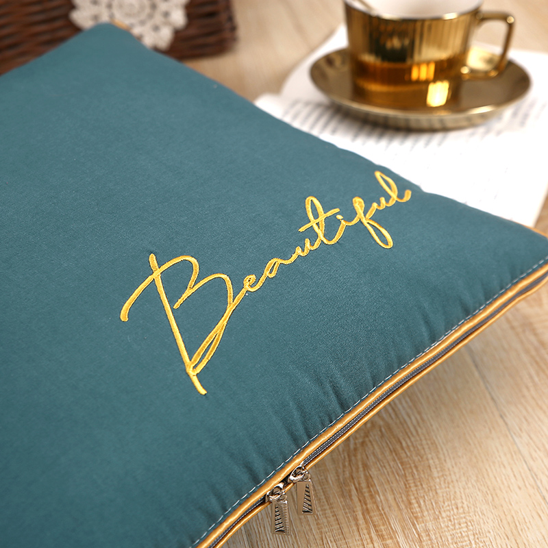 纯色刺绣抱枕被子两用儿童学生办公室午休空调被汽车午睡枕折叠毯