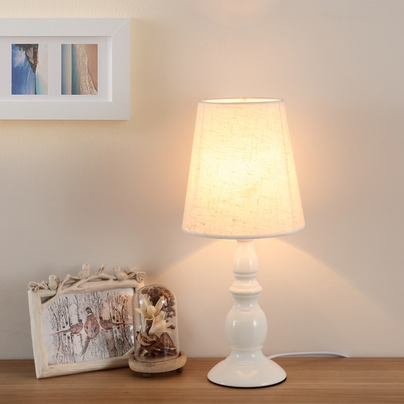 现代简约台灯卧室时尚卧室小夜灯护眼看书可调光节能温馨喂奶台灯