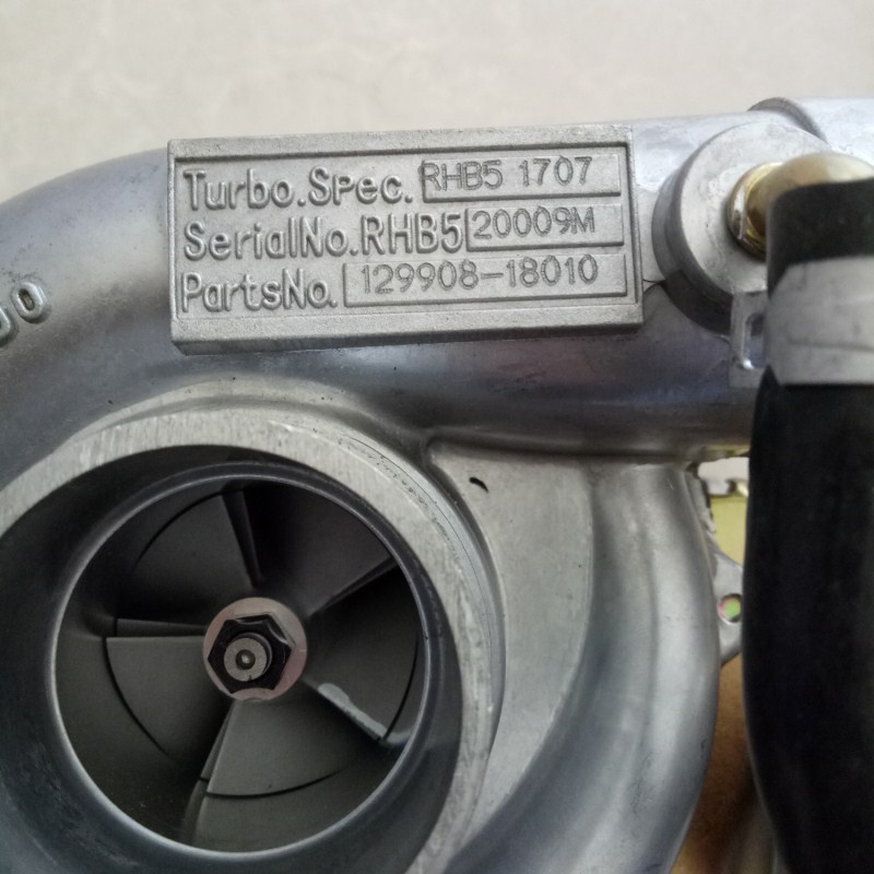 洋马挖掘机4TNV98T发动机129908-18010石川岛RHB5涡轮增压器总成