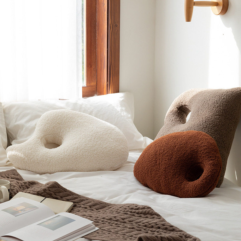 调色板异形抱枕颗粒羊毛绒靠垫in纯色搭配沙发垫柔软小腰枕