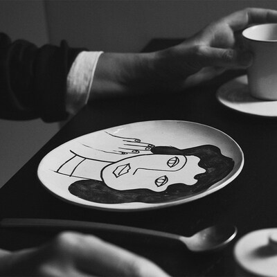比利时Serax LA MERE手绘陶瓷西餐盘牛排盘小众艺术家用菜盘摆盘