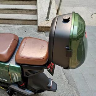 小牛电动车25款NLT专用后备箱靠背尾箱可放半盔含专用安装支架