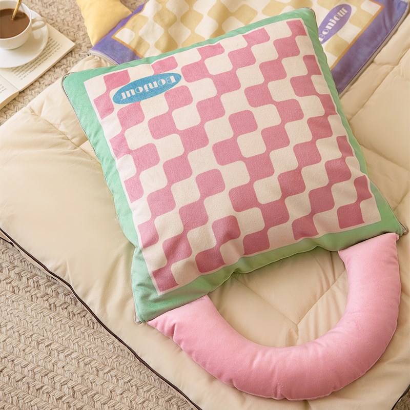 范店三分糖抱枕被子两用二合一午睡毯子枕头空调被汽车载折叠靠枕