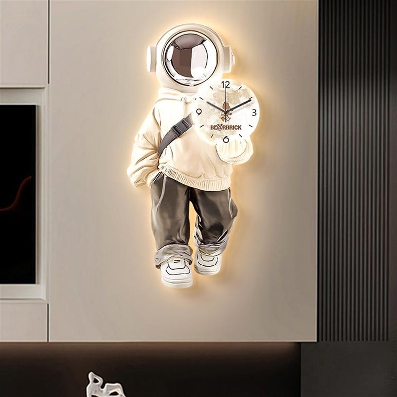 宇航员电视背景墙装饰画钟表高级感时钟轻奢创意走廊过道玄关挂画