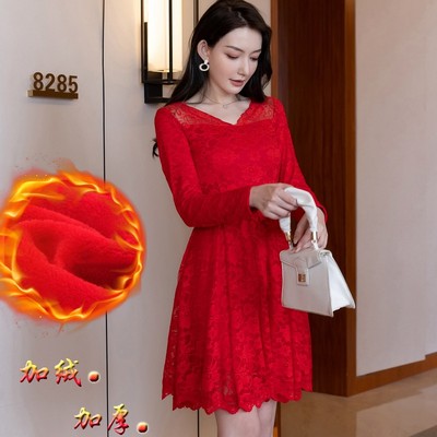 2021秋冬季新款蕾丝连衣裙加绒加厚大码女修身显瘦胖MM黑色a字裙
