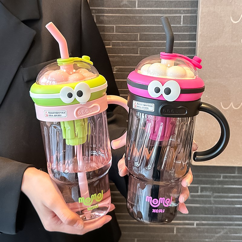 夏天水杯女2024新款大容量可爱吸管杯耐高温办公室带把手塑料杯子