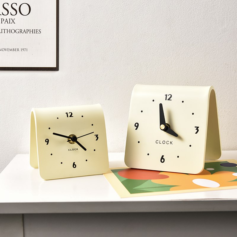桌面时钟玄关客厅卧室家用钟表装饰座钟静音摆台式创意奶油风