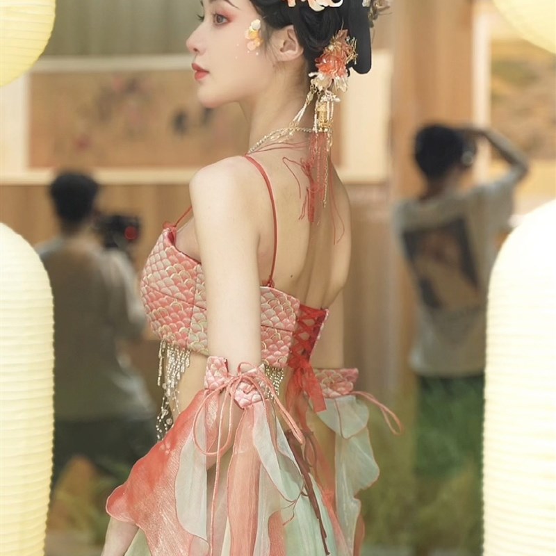 子颂东方美学游园惊梦汉服锦鲤敦煌飞天舞蹈服西域异域风演出服女