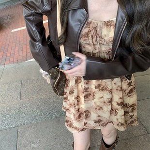 大码港风复古玫瑰碎花长袖方领连衣裙女秋季气质外搭皮衣外套套装