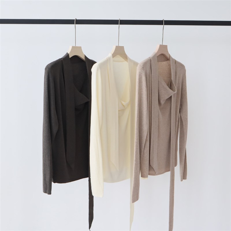 设计感带飘带围巾羊毛混纺针织衫女早秋薄款套头上衣法式交叠荡领