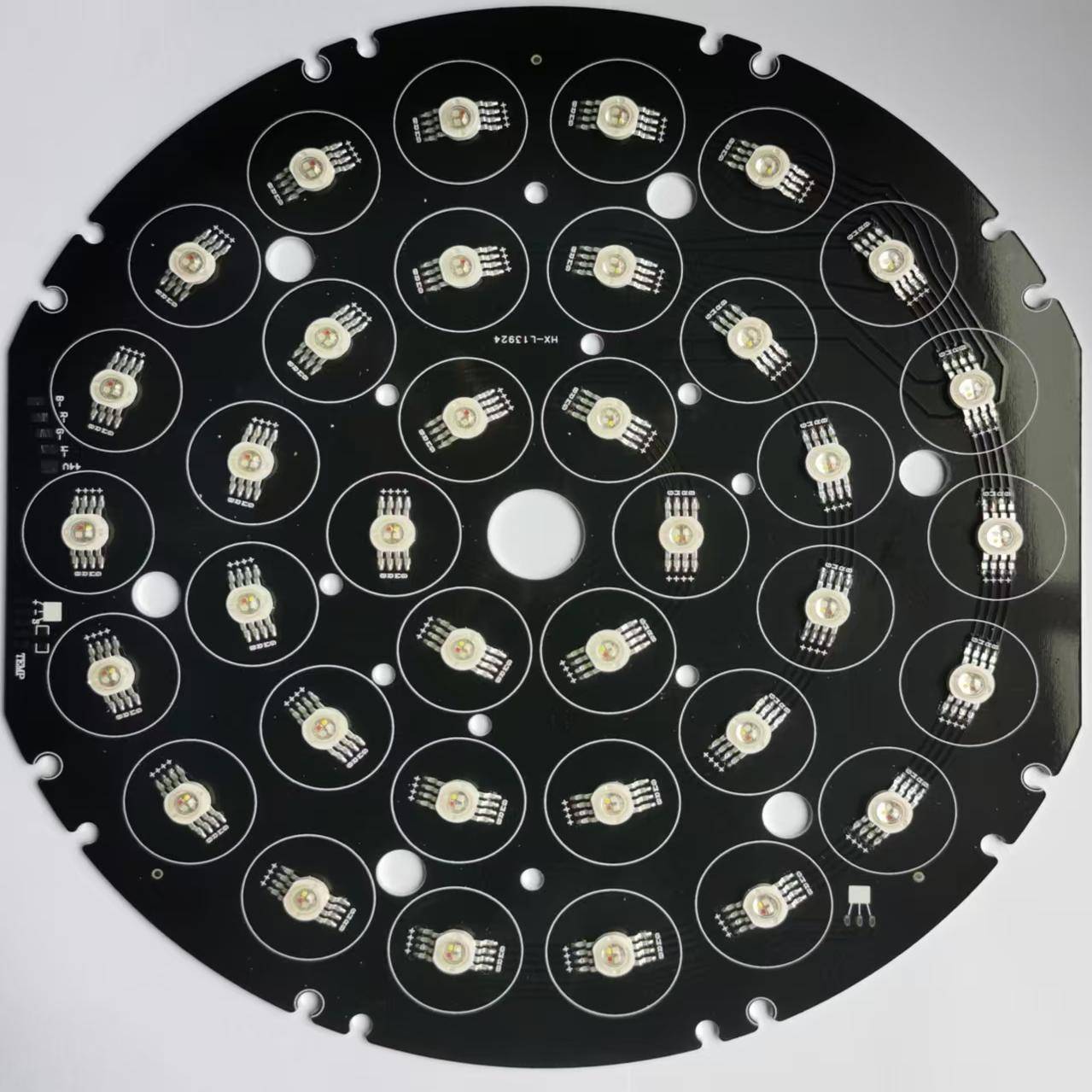 36颗四合一摇头染色灯板LED灯珠RGBW足功率全彩染色灯盘厂家直销