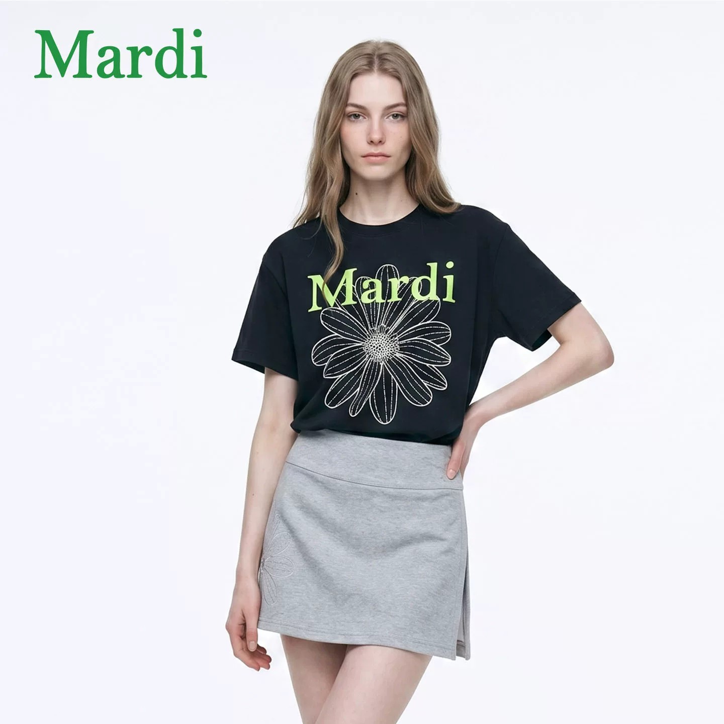 MARDI/玛尔帝雏菊风字母印花短袖T恤女黑色圆领时尚上衣休闲宽松