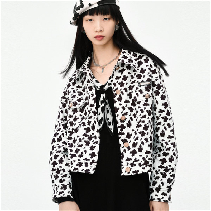 休闲透气时尚时髦奶牛纹印花外套