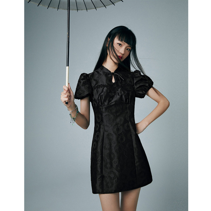 黑色暗花透气短裙泡泡袖连衣裙子