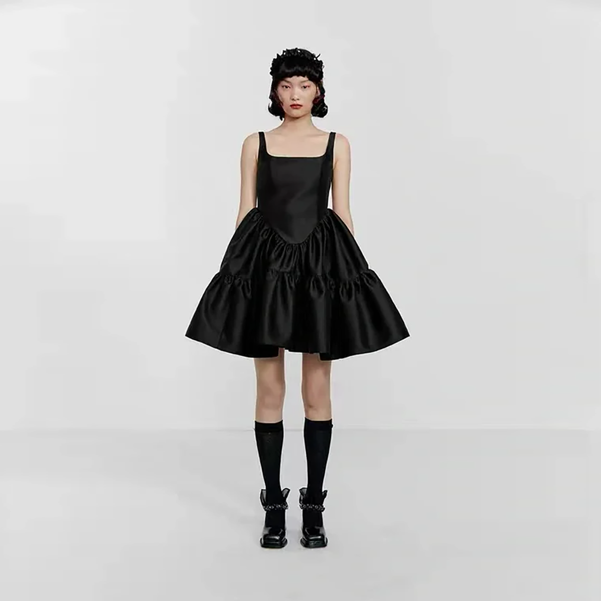 高级感设计师联名款背带连衣裙