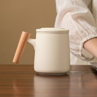 简约茶水分离杯家用办公马克杯带盖过滤木柄陶瓷个人专用泡茶杯子