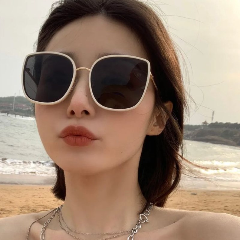 复古百搭奶白色墨镜女夏海边度假方形大框街拍太阳眼镜男潮