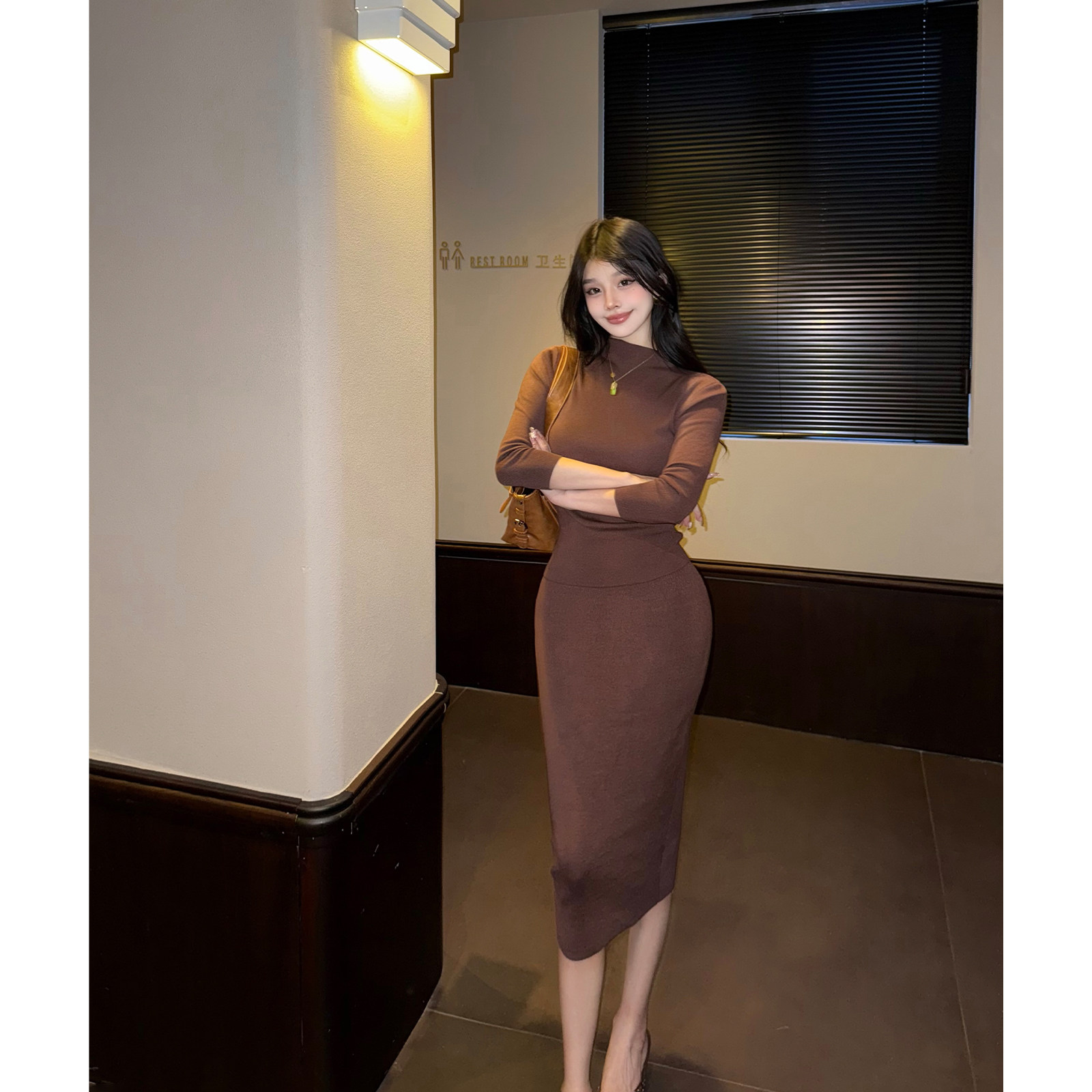 微辣不加冰 半高领时尚针织套装女春秋季修身内搭打底衫包臀中裙