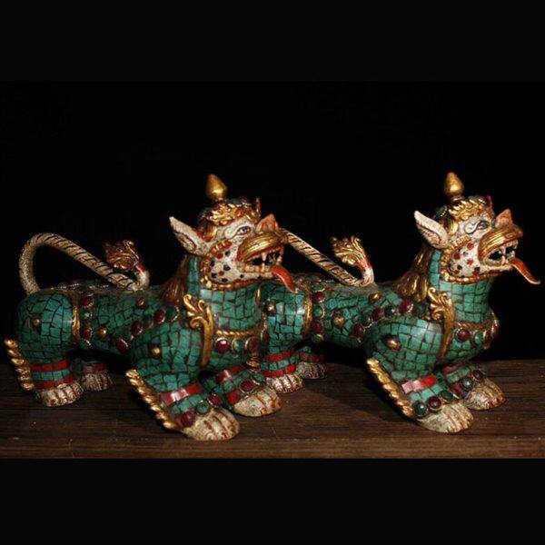 尼泊尔纯黄铜彩绘描金镶嵌宝石狮子一对神兽招财家居装饰