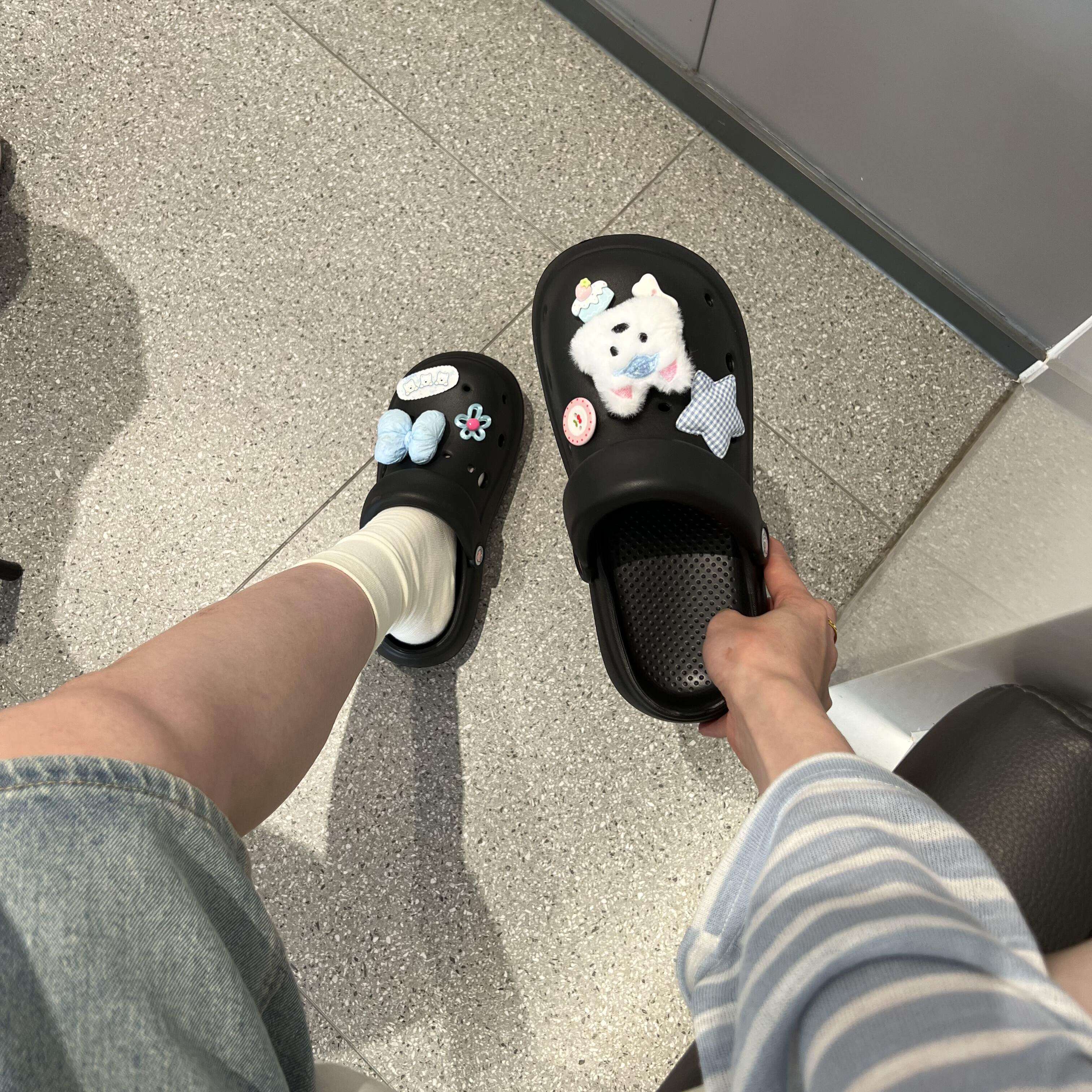 洞洞鞋女外穿有足弓厚底防滑夏季超火2026新款不累脚卡通可爱拖鞋