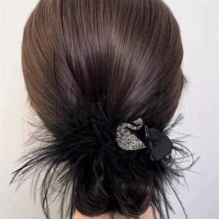 气质黑色羽毛水钻天鹅抓夹女高级感后脑勺盘发头饰时尚百搭感发饰
