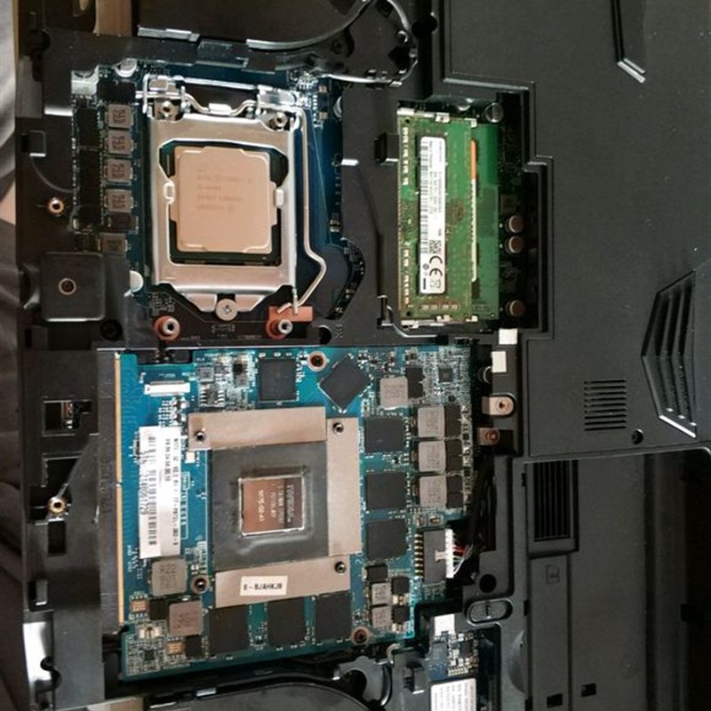 (螺丝包)蓝天p775TM的笔记本电脑的