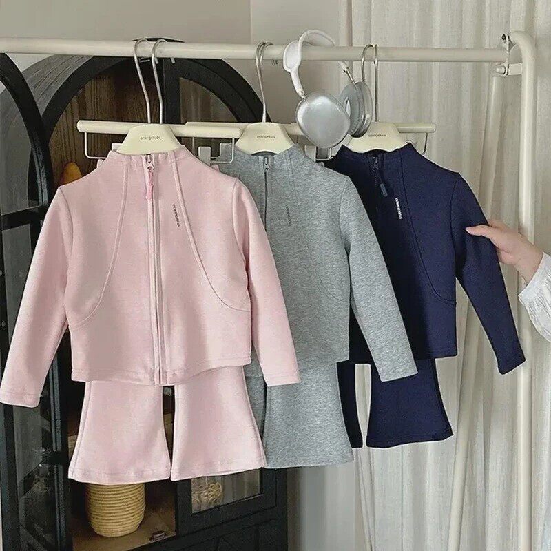1尤涅若精品服饰女童春秋卫衣套装宝宝短款外套儿童喇叭裤两件套