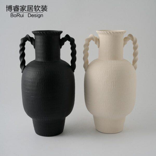 新中式家居装饰品黑色素白色双耳陶瓷大花瓶摆件客厅插花复古花器
