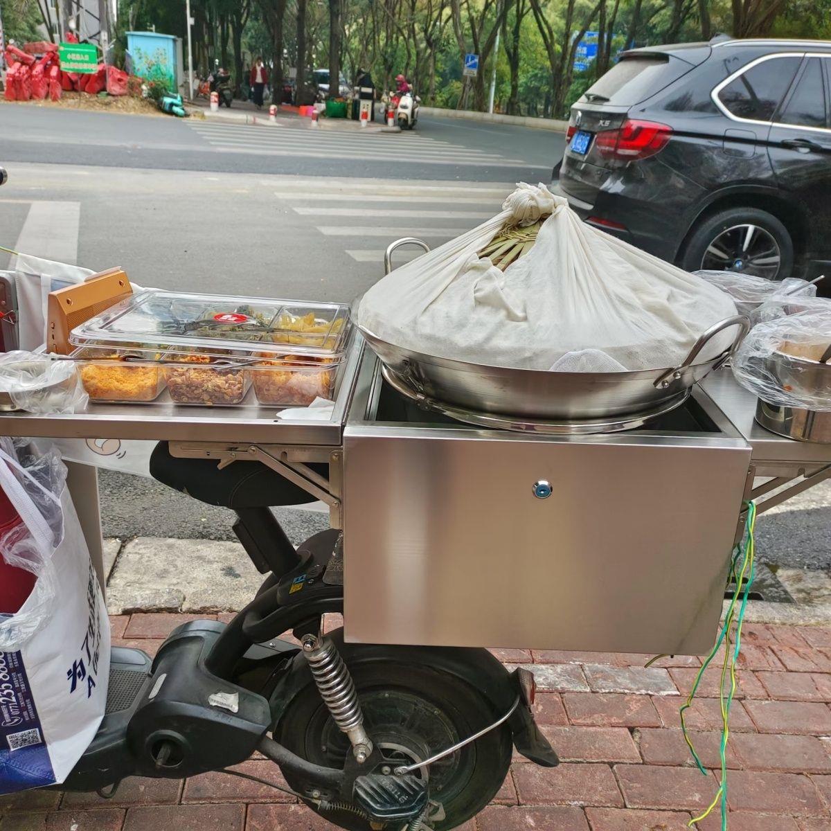 电动车摆摊箱不锈钢 糯米饭电动摆摊车 贵州贵阳糯米饭专用摆摊锅