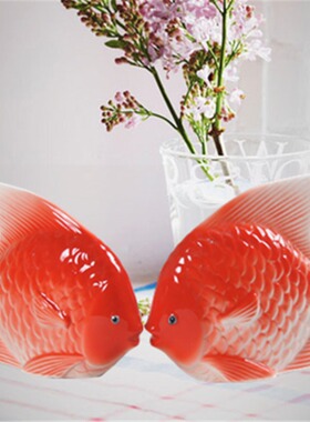 陶瓷金鱼摆件简约创意结婚情侣礼物家居装饰客厅鱼缸工艺用品包邮