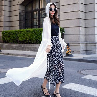 个性休闲带帽长款雪纺衫外搭女夏季度假海边披风防晒衣披肩薄开衫