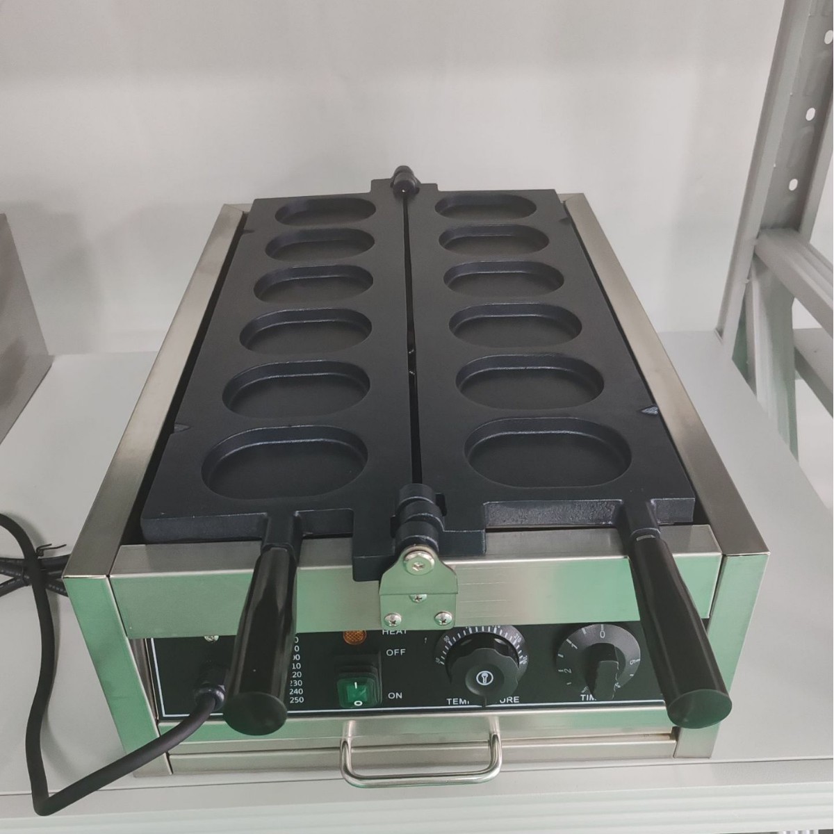 跨境商用六格鸡蛋烧机器电热6孔鸡蛋仔华夫饼机椭圆形煎荷包蛋机