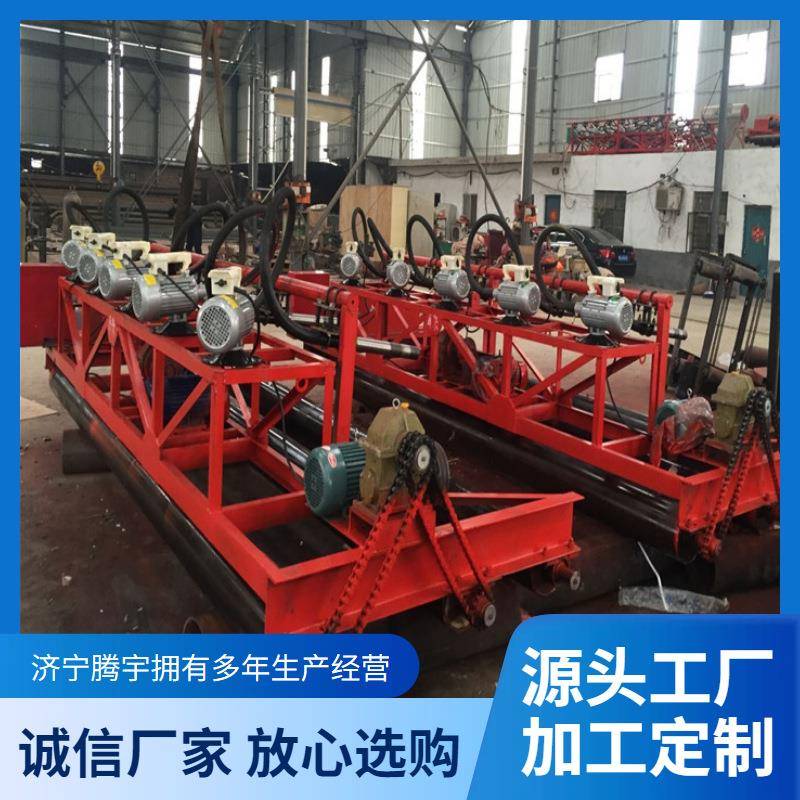 混凝土路面用摊铺机5米三轴报价桥面用带螺旋桨振捣棒四轴摊铺机