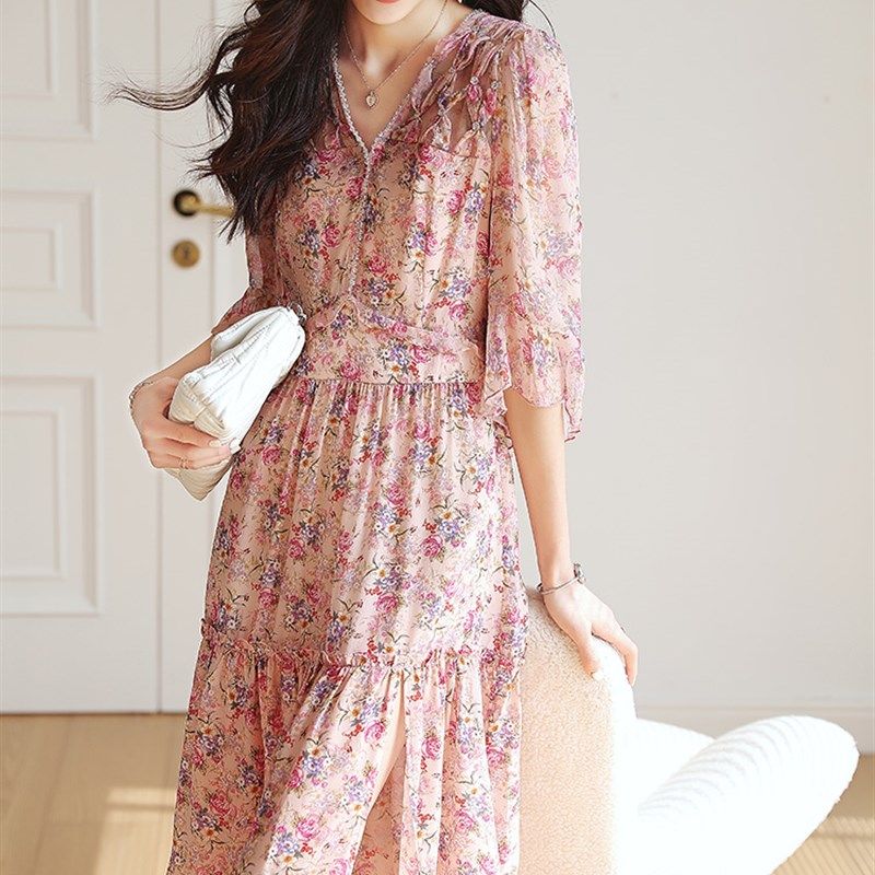 2024新款高级感法式茶歇长裙女夏收腰显瘦气质仙女碎花雪纺连衣裙,女装/女士精品,连衣裙,淘宝优惠券,粉丝福利购,淘宝优惠卷