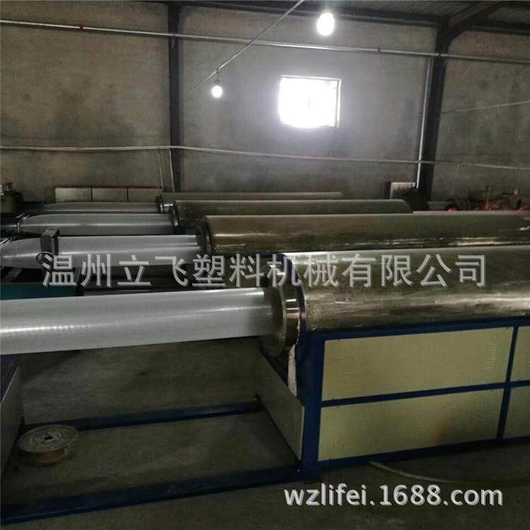 温州地区编织袋内衬袋制作外编织袋与内衬膜袋套装机