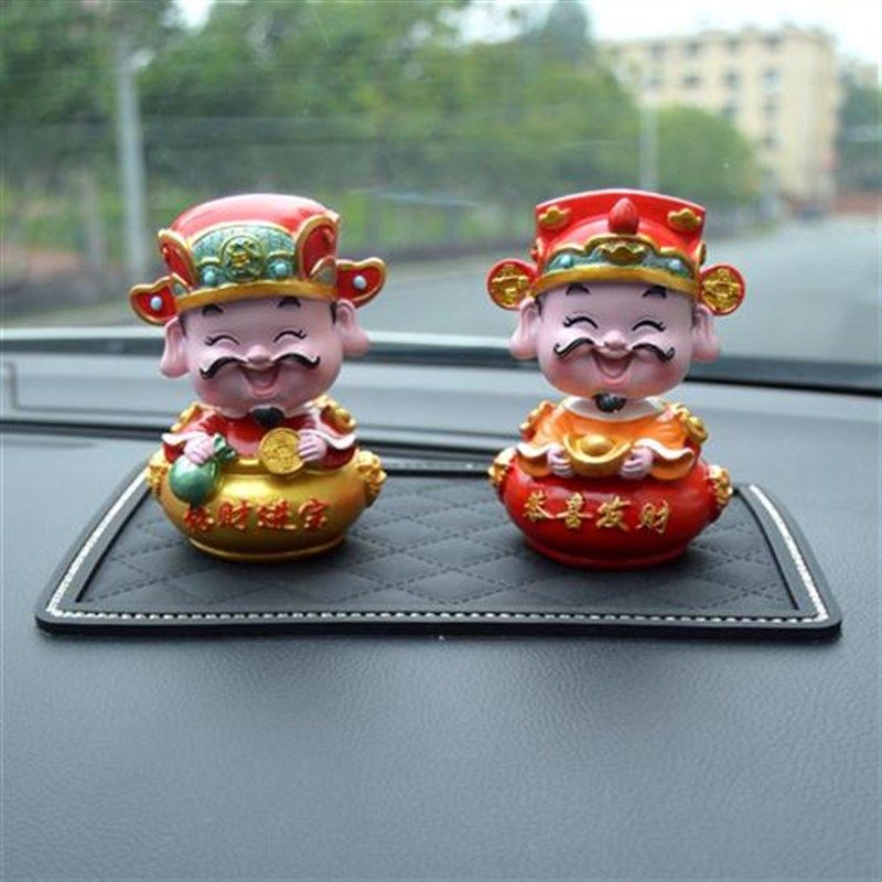 摇头财神爷汽车摆件创意可爱个性男士车载车内中控台装饰用品大全